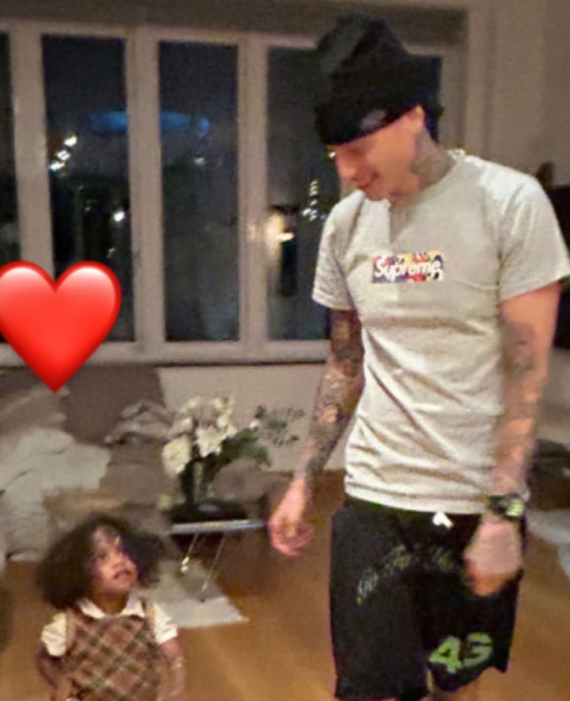 Slawn this isn't real supreme 티셔츠 상품이미지1