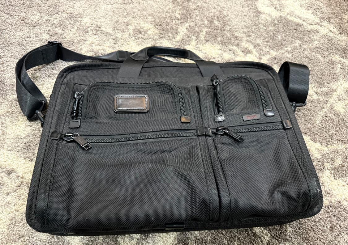 투미 노트북 크로스백 알파 브라보 라인 상품이미지1