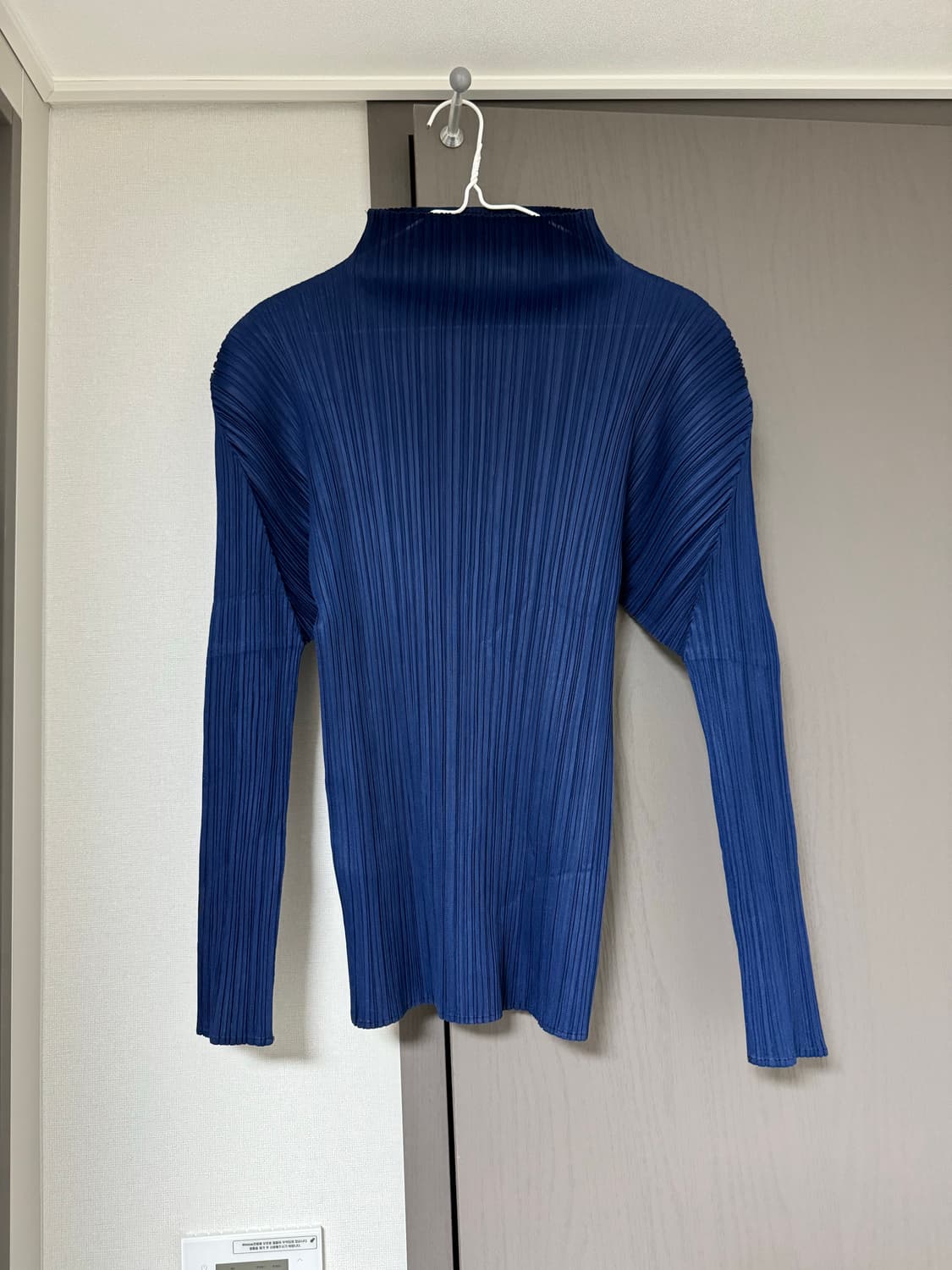 플리츠플리즈 하이넥 탑 상품이미지1