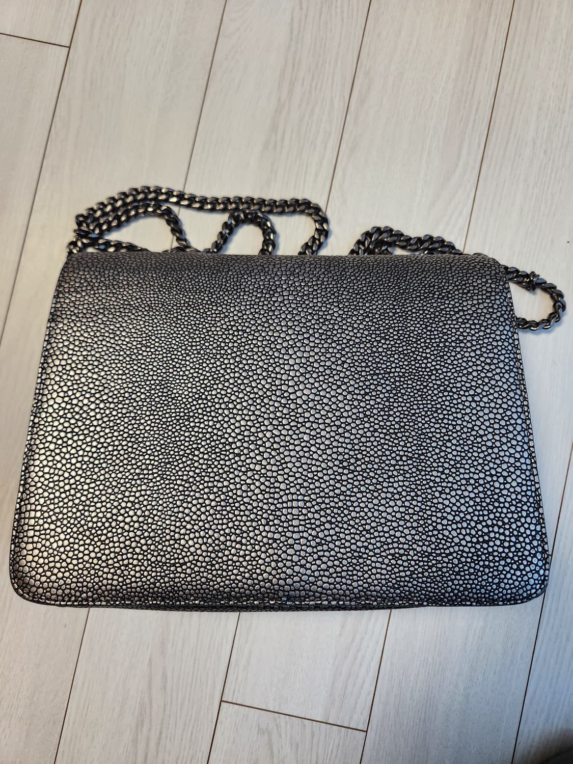 새상품급)쿠론 체인백 크로스백
여러 중고사이트에도 같이 판매하고 있어서  상품이미지5