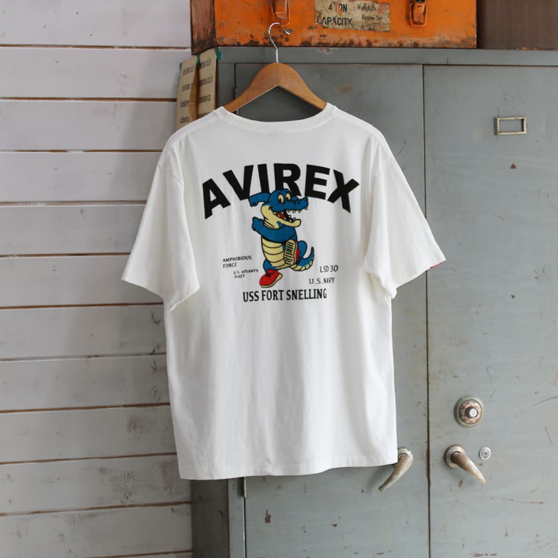 (착용컷) AVIREX 프린팅 반팔 티셔츠 (남성용 100) 상품이미지3