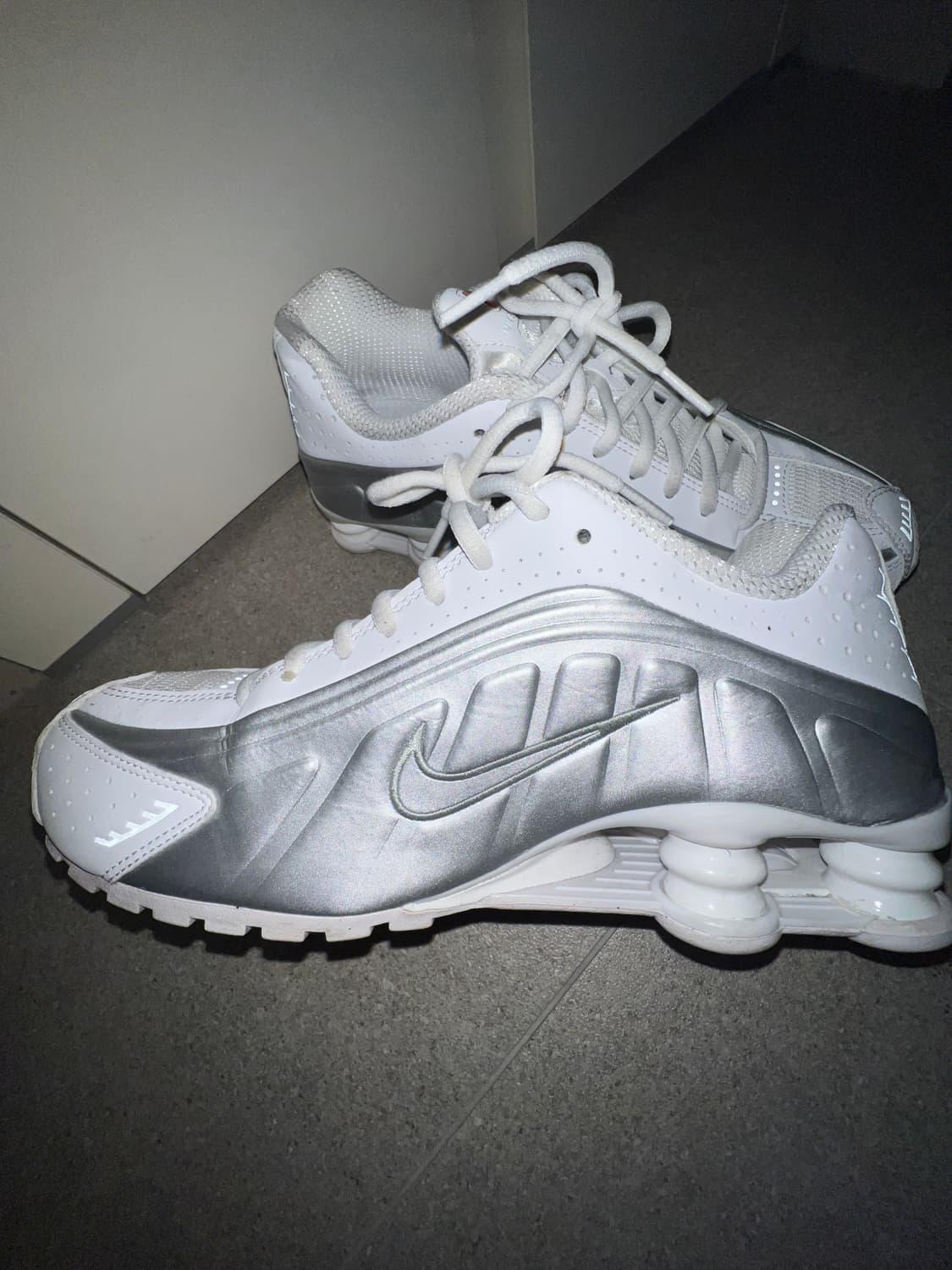 나이키 샥스 화이트 메탈릭 실버 상품이미지4