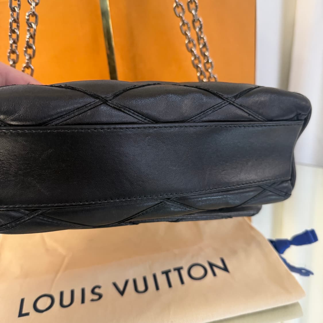 루이비통 말타쥬 트위스트 숄더백 크로스백 PM 상품이미지7