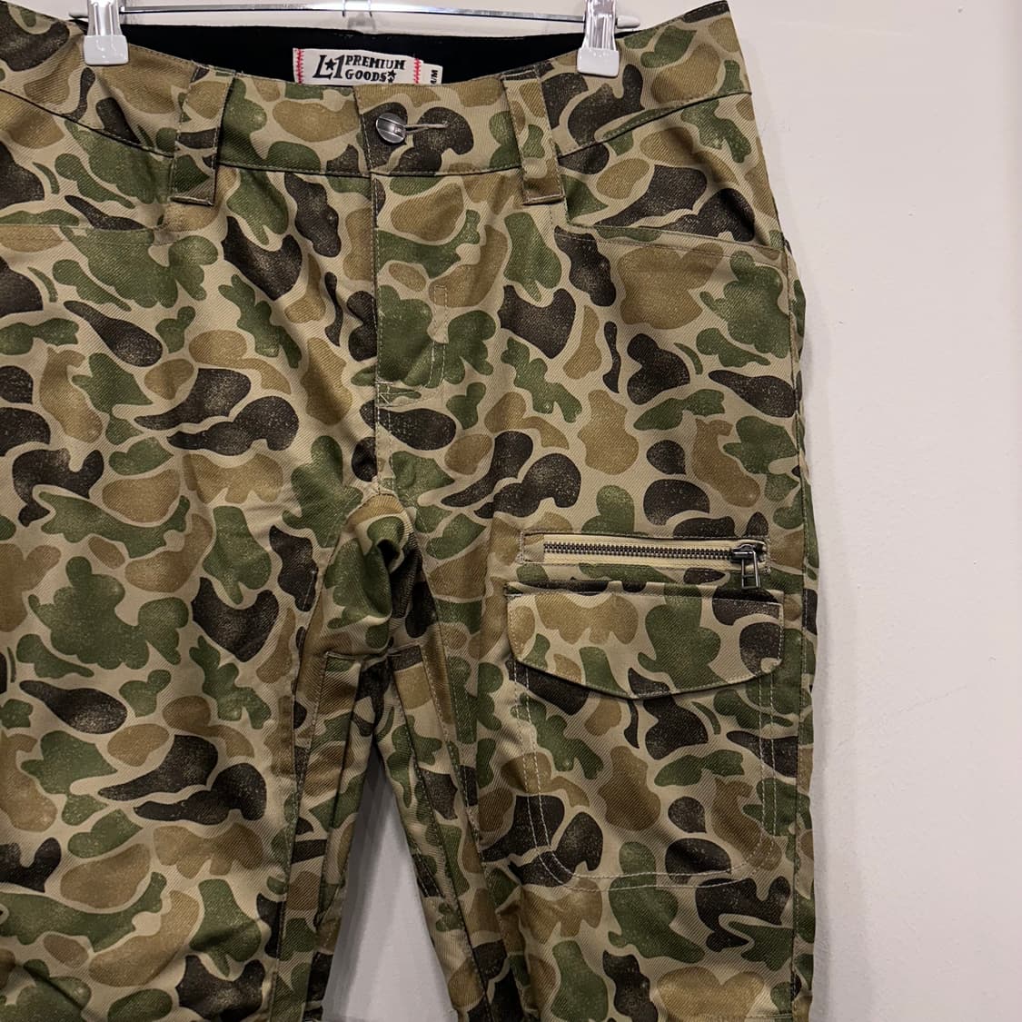 L1 프리미엄 굿즈 카모패턴 부츠컷 스키팬츠 상품이미지1