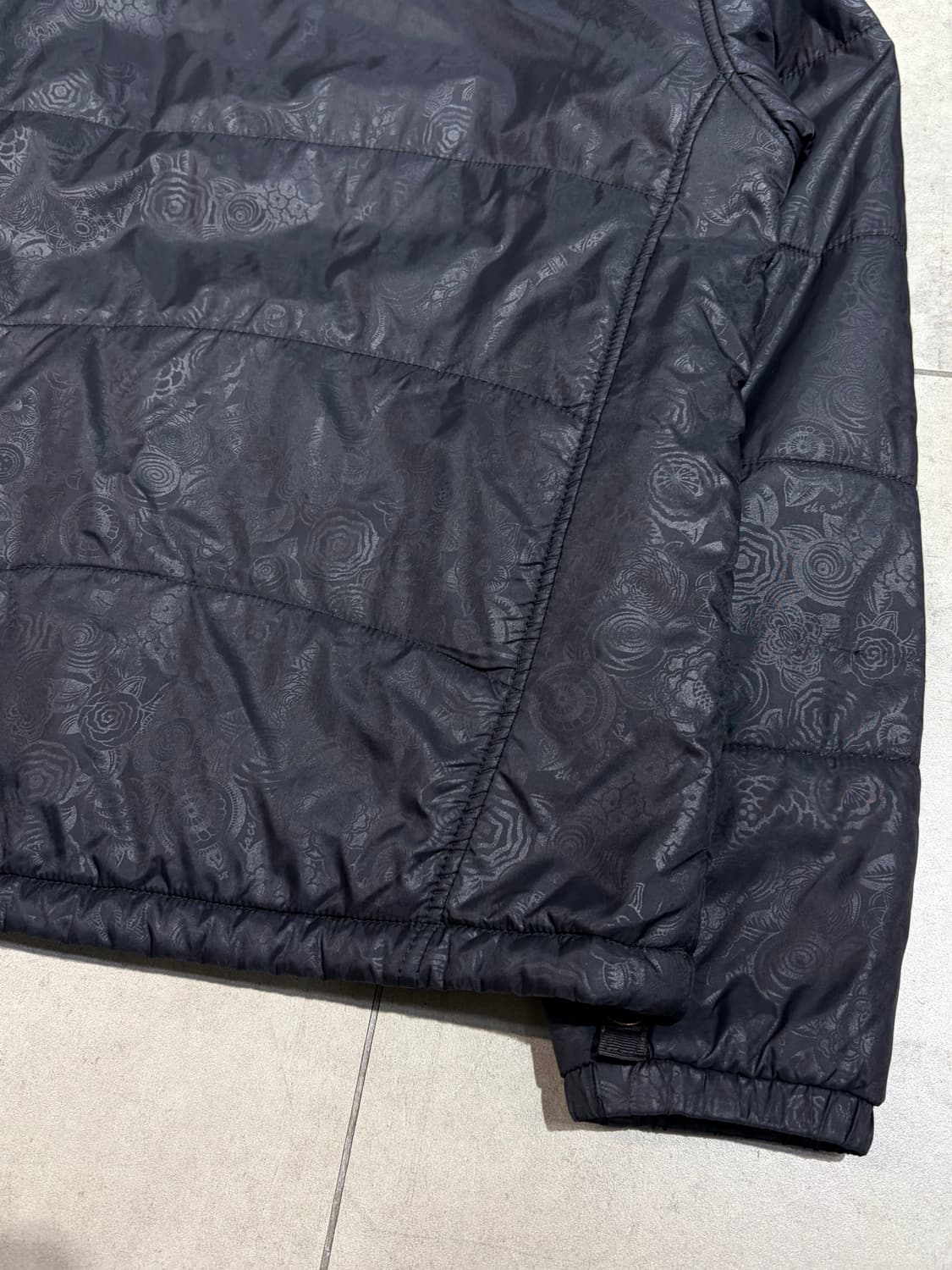 노스페이스 페이즐리 블랙 경량패딩 상품이미지5