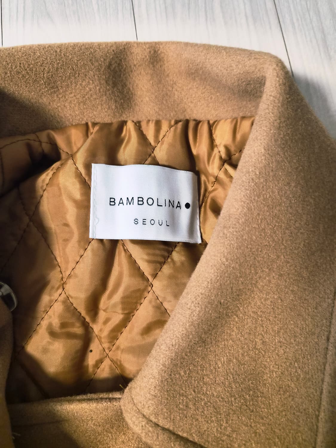 밤볼리나(BAMBOLINA) 크롭 토글 핸드메이드 코트 (카멜/베이지) 상품이미지4