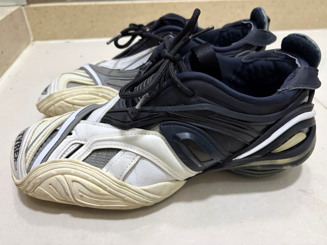 발렌시아가 타이렉스 상품이미지3