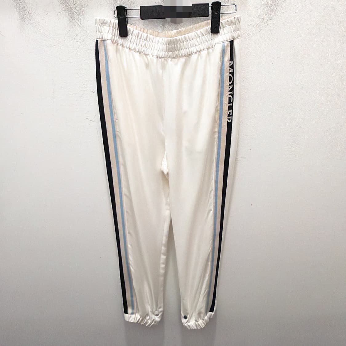 (정품/새상품) MONCLER 몽클레어 여성 화이트 로고 조거 트랙 팬츠 상품이미지1