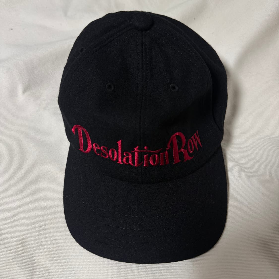 [OS]프리휠러스 데솔레이션 로우 한정 자수 볼캡 상품이미지1