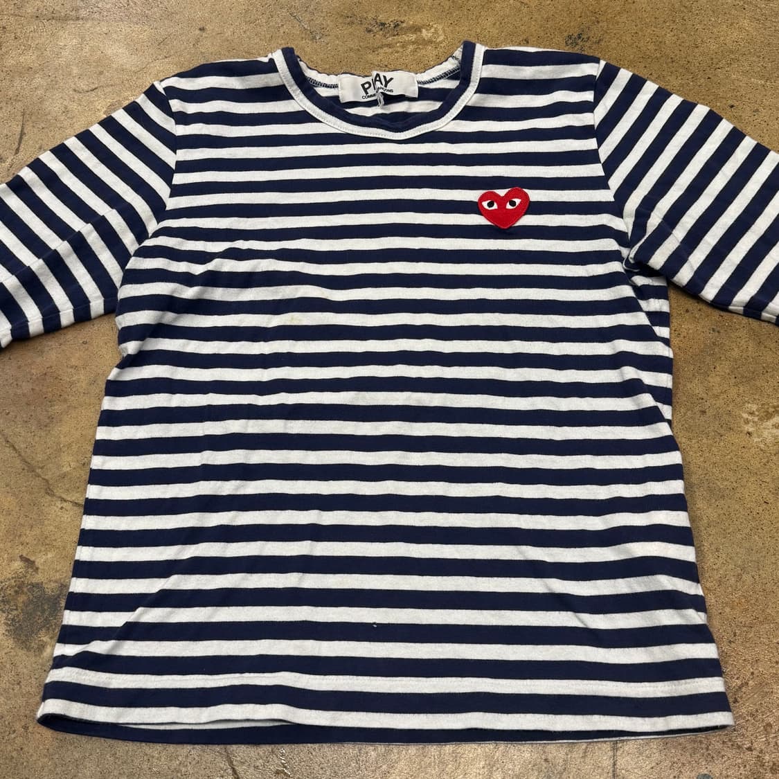 꼼데가르송 네이비 스트라이프 단가라 하트 와펜 롱 슬리브 상품이미지3