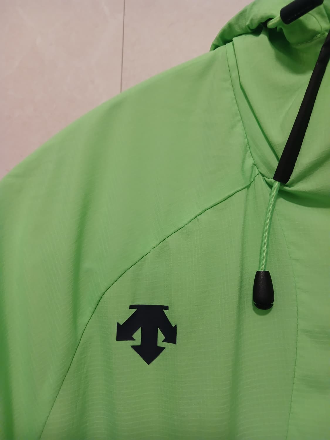 데상트 정품 여성 바람막이 85 사이즈 상품이미지7