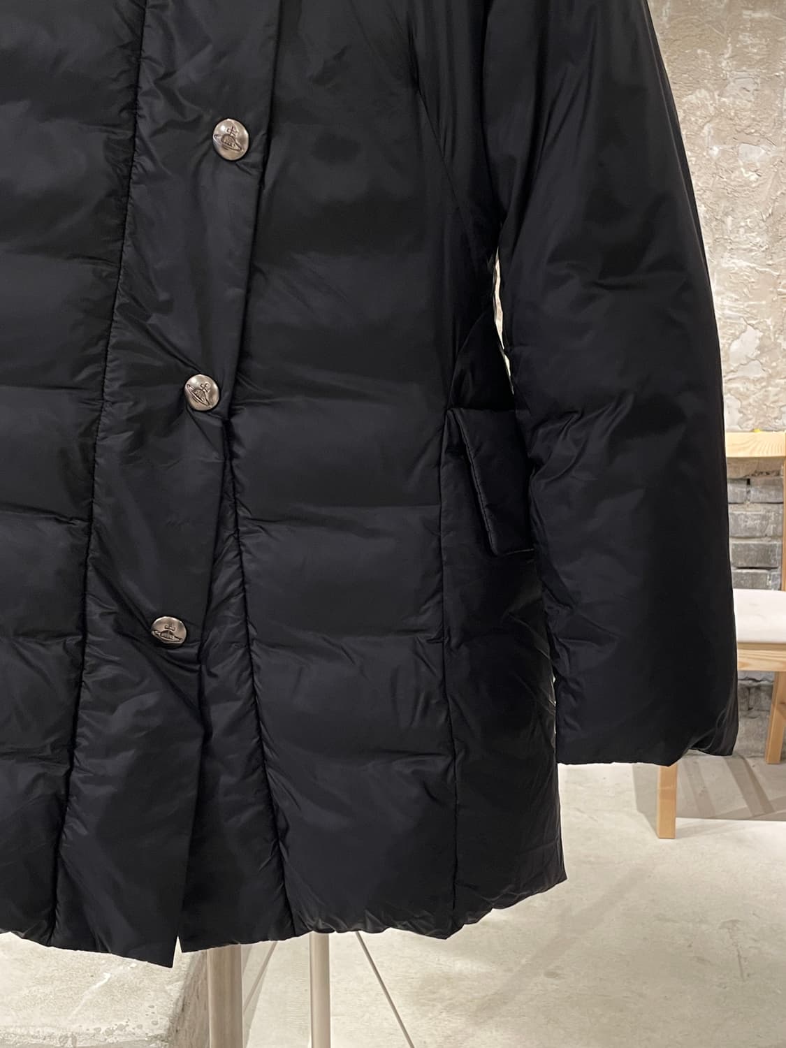 비비안 웨스트우드 앵글로마니아 블랙 하이넥 구스 다운 패딩 상품이미지5