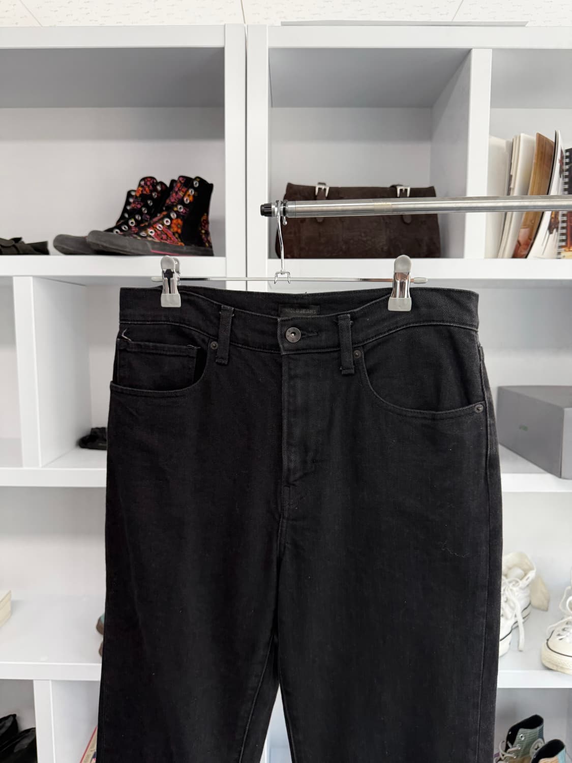 uniqlo 블랙 플레어 진 상품이미지2