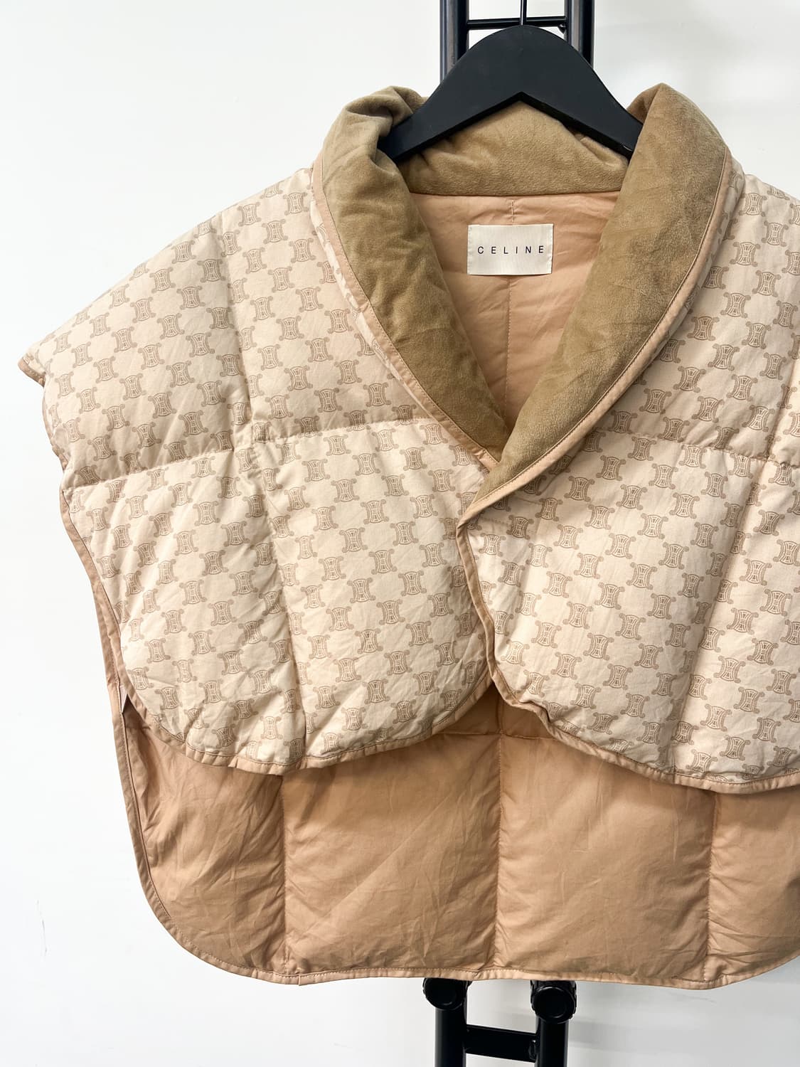 셀린느 트리옹프 다운 베스트 상품이미지3