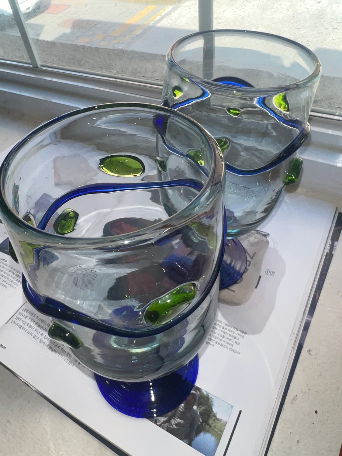 80s Hand-Blown art glass Goblet BL/GR 상품이미지4