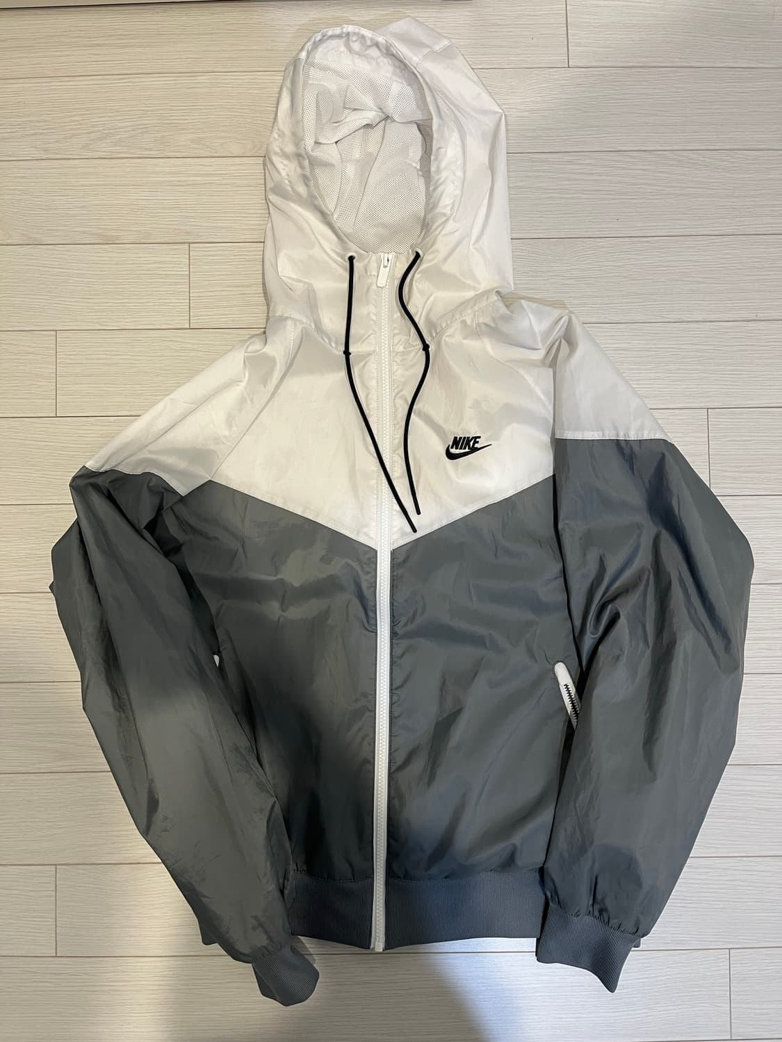 나이키 윈드러너 바람막이 M사이즈 그레이 상품이미지1