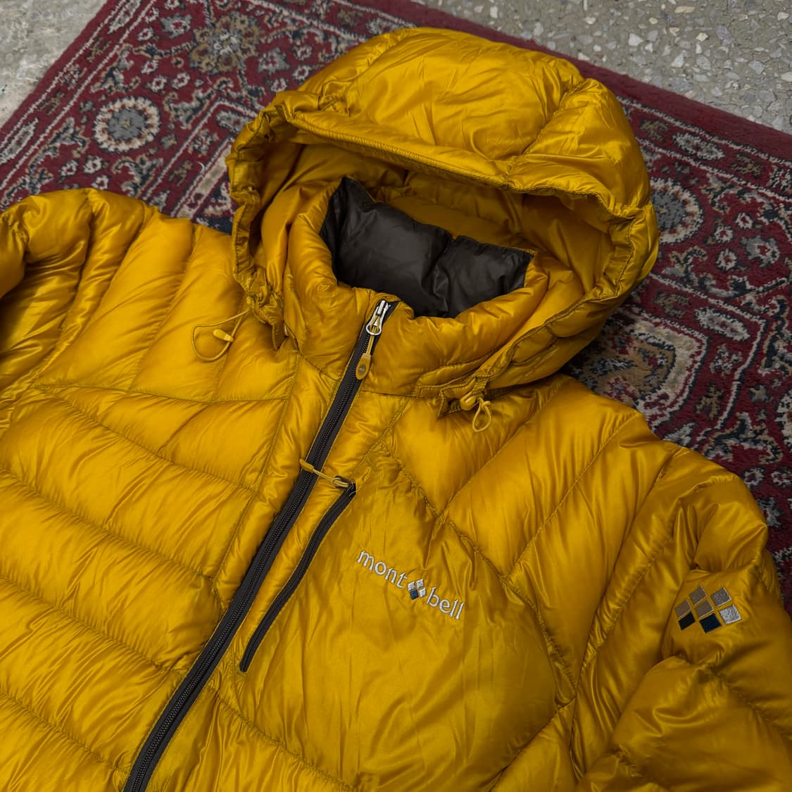 몽벨 900필 구스다운 경량 후드 패딩자켓 [ 100 ] 상품이미지2