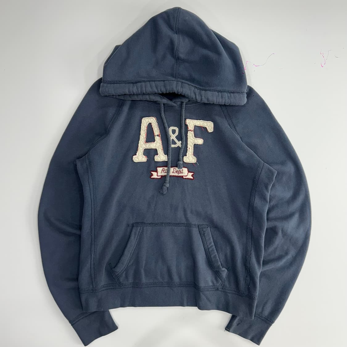 Abercrombie 아베크롬비 그런지 로고 네이비 후드티 상품이미지3