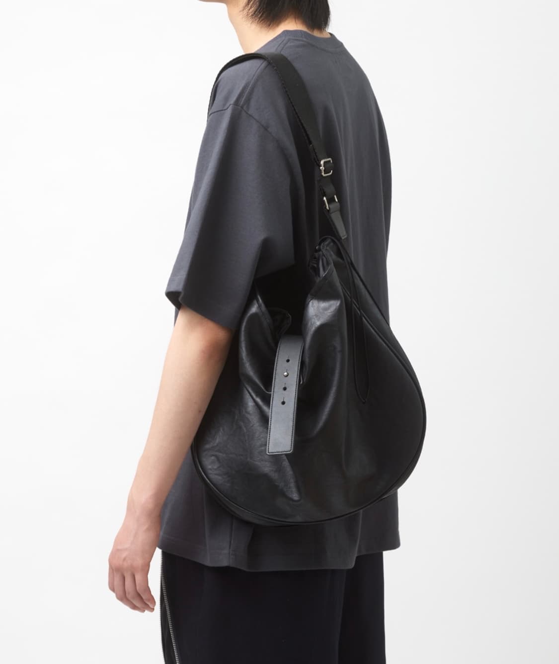 Wavy Bag Faux Leather Black 라지사이즈 상품이미지1
