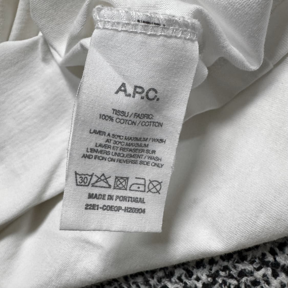 Name : A.P.C. 아페쎄 스펠아웃 스몰로고 화이트컬러 반팔 :) 상품이미지5