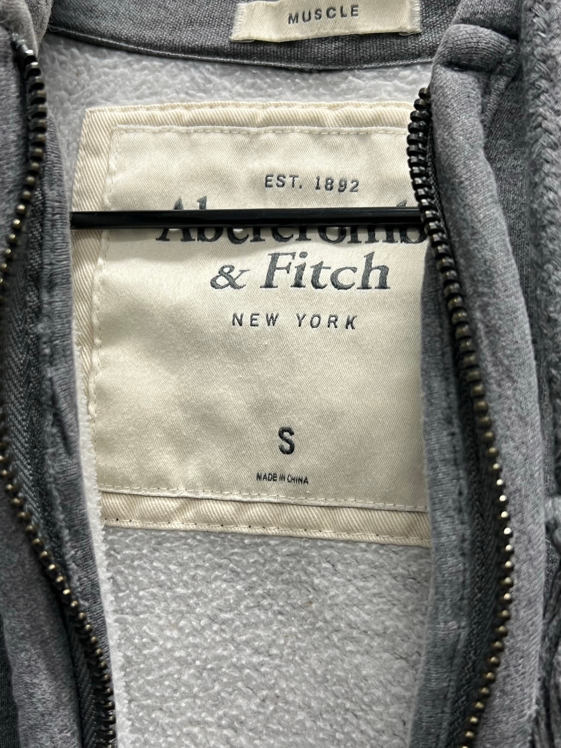 (S) 아베크롬비 머슬핏 패치로고 후드집업 그레이 상품이미지5