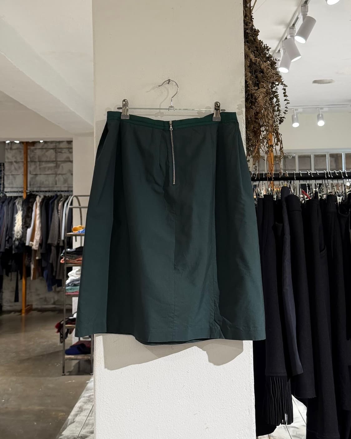 드리스 반 노튼 다크그린 핀턱 플레어 미디 스커트 상품이미지4