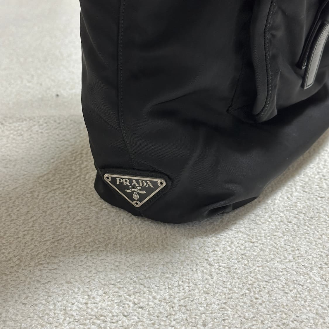 프라다 포코노 더블 포켓 토트백 상품이미지4