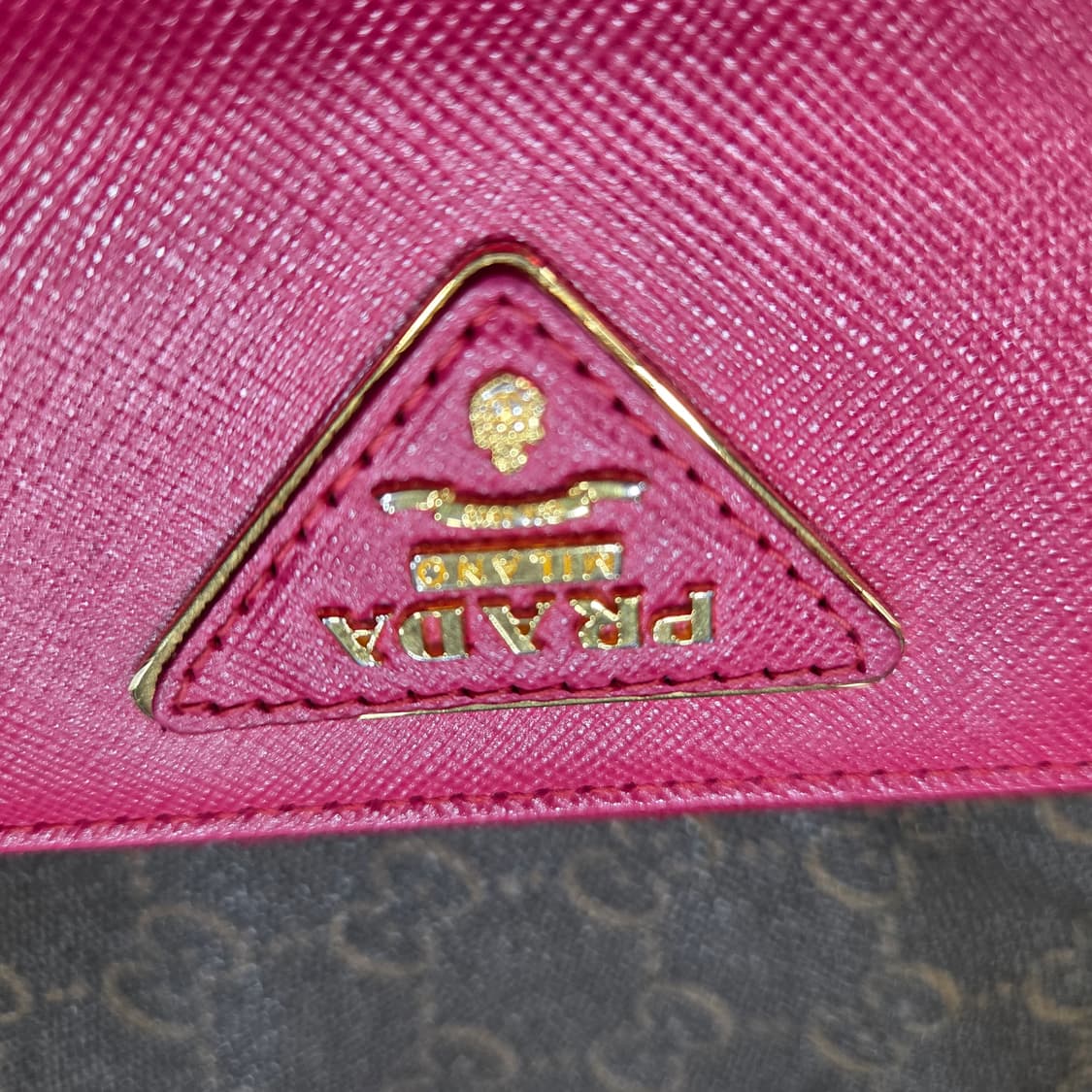 프라다 삼각로고 장지갑 상품이미지2