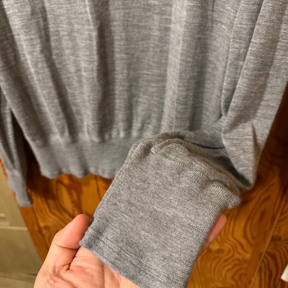 톰포드 캐시미어 100% 헨리넥 니트 셔츠 판매 합니다. 상품이미지7