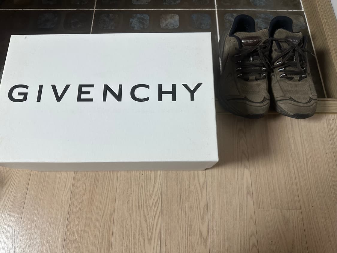 [42] 지방시 tk mx 러너 브라운 상품이미지3