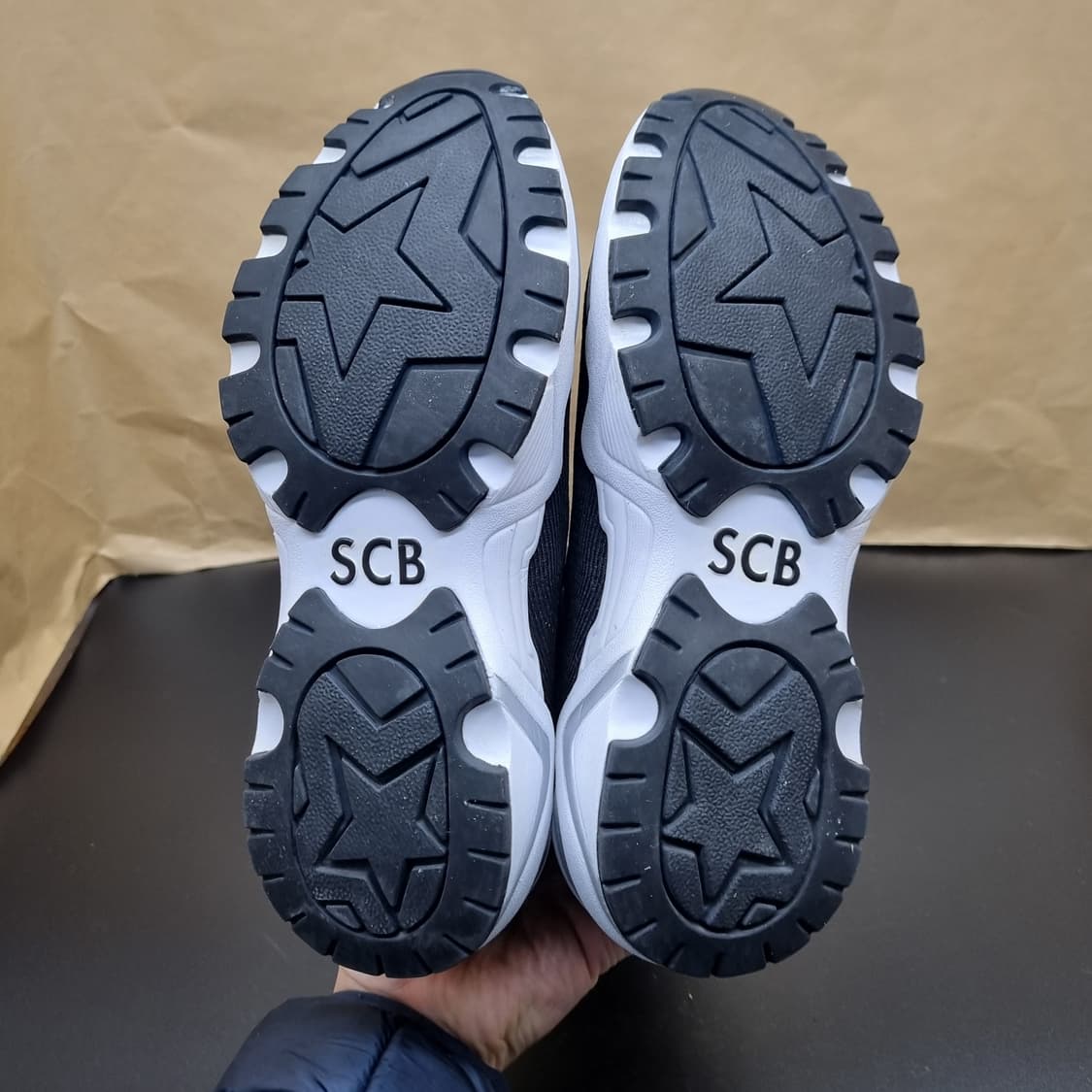 슈콤마보니 삭스스니커즈 235 상품이미지3