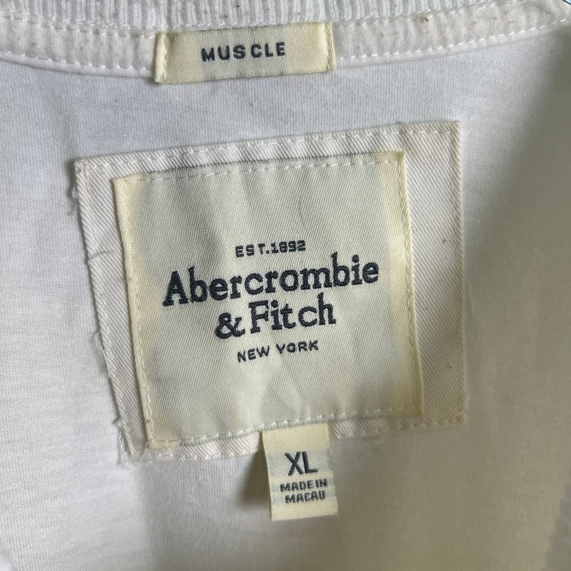 아베크롬비 머슬핏 화이트 반팔 티셔츠 XL 상품이미지4