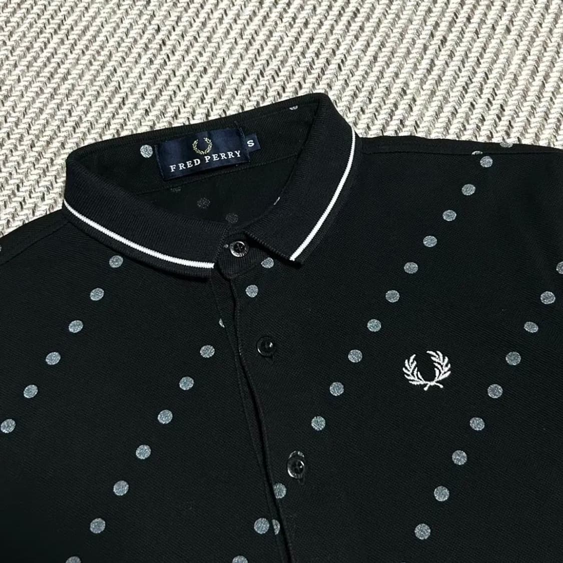 [S] Fredperry 프레드페리 도트 블랙 반팔 카라티 상품이미지4