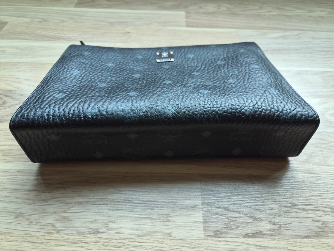 MCM 블랙 모노그램 클러치백 (남.여공용) 상품이미지4