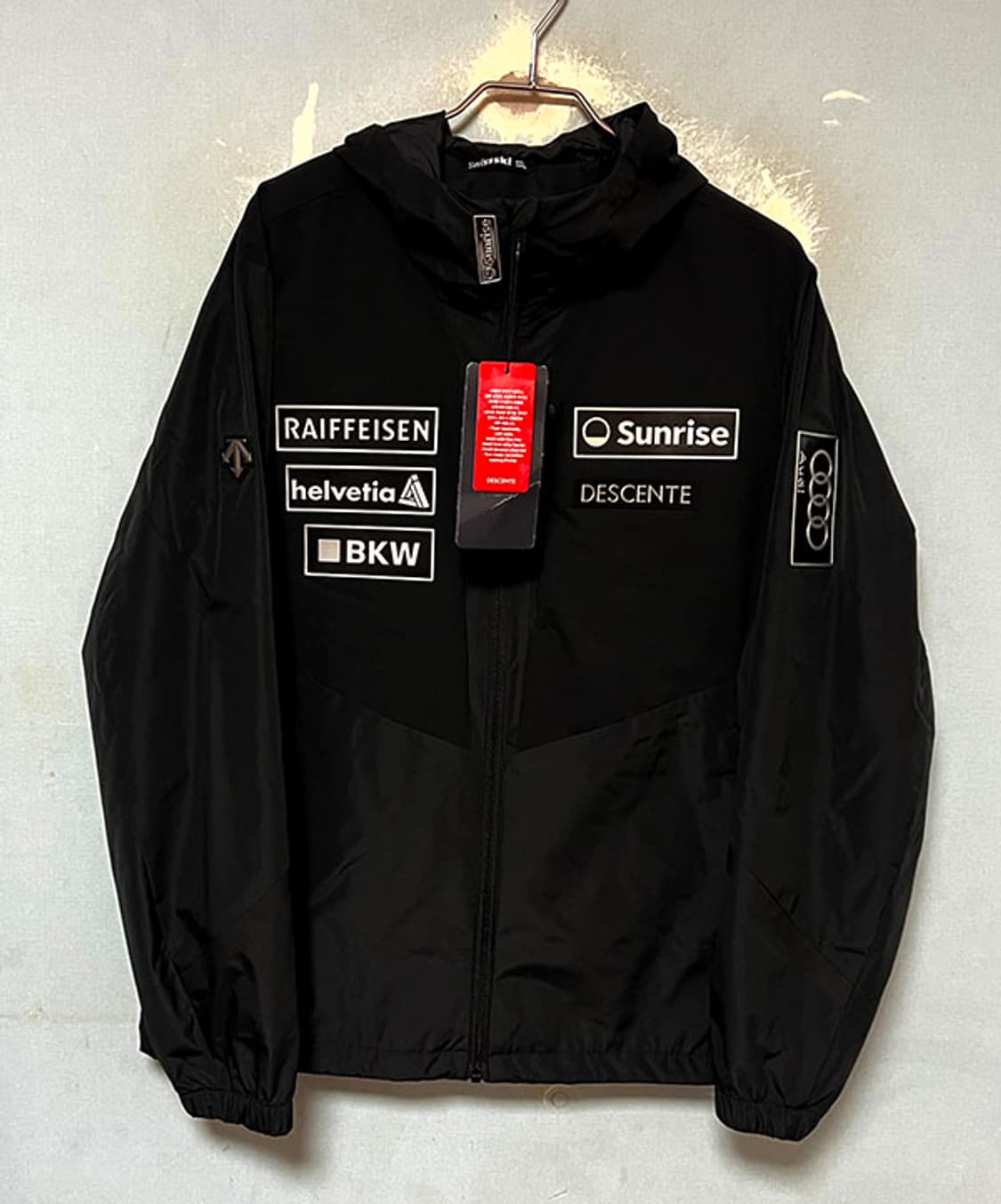 데상트 스위스 아우디 스키 후디 우븐자켓 남자 바람막이 새상품 M 95 상품이미지1