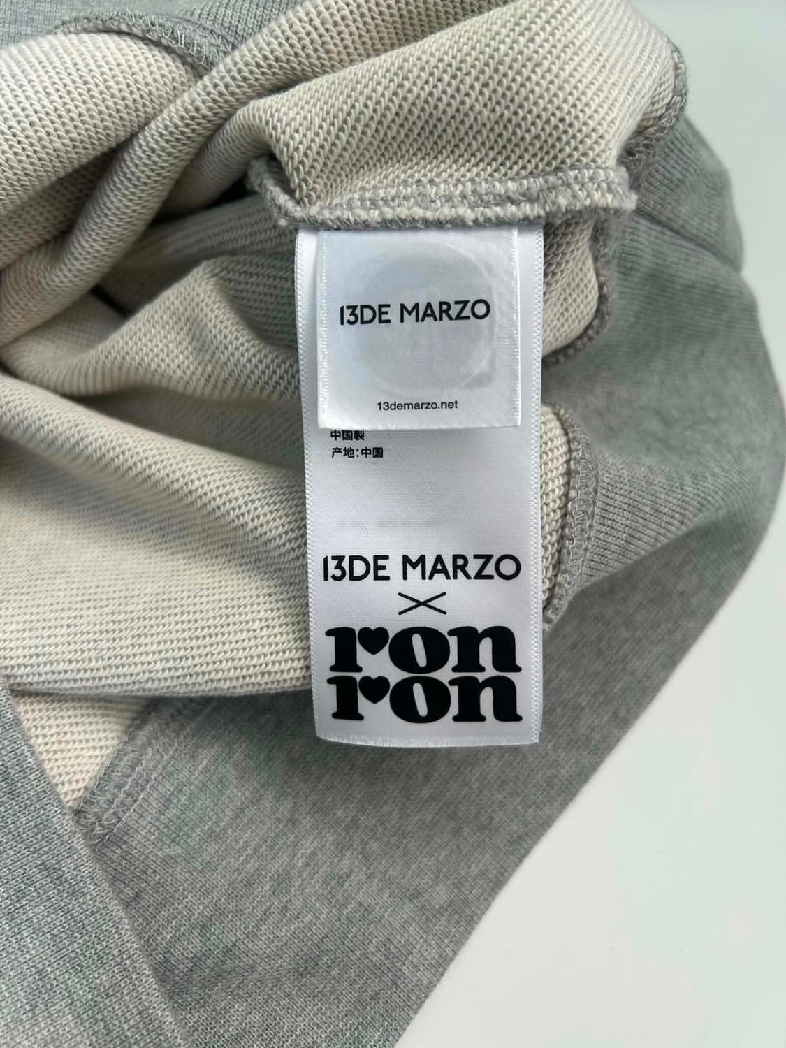 13demarzo X RonRon 론론 현행 신형 리본 베어 스웻 셔츠  상품이미지7