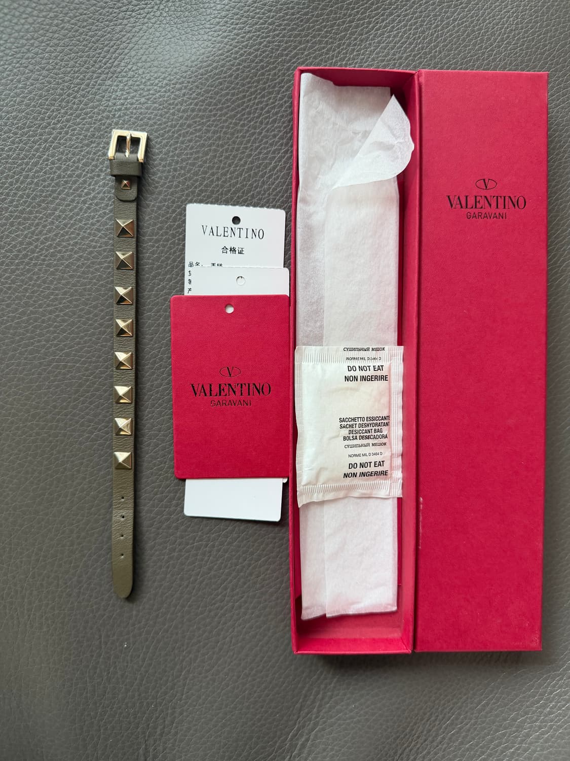 정품 발렌티노 Valentino 락스터드 팔찌 거의 새제품  상품이미지2