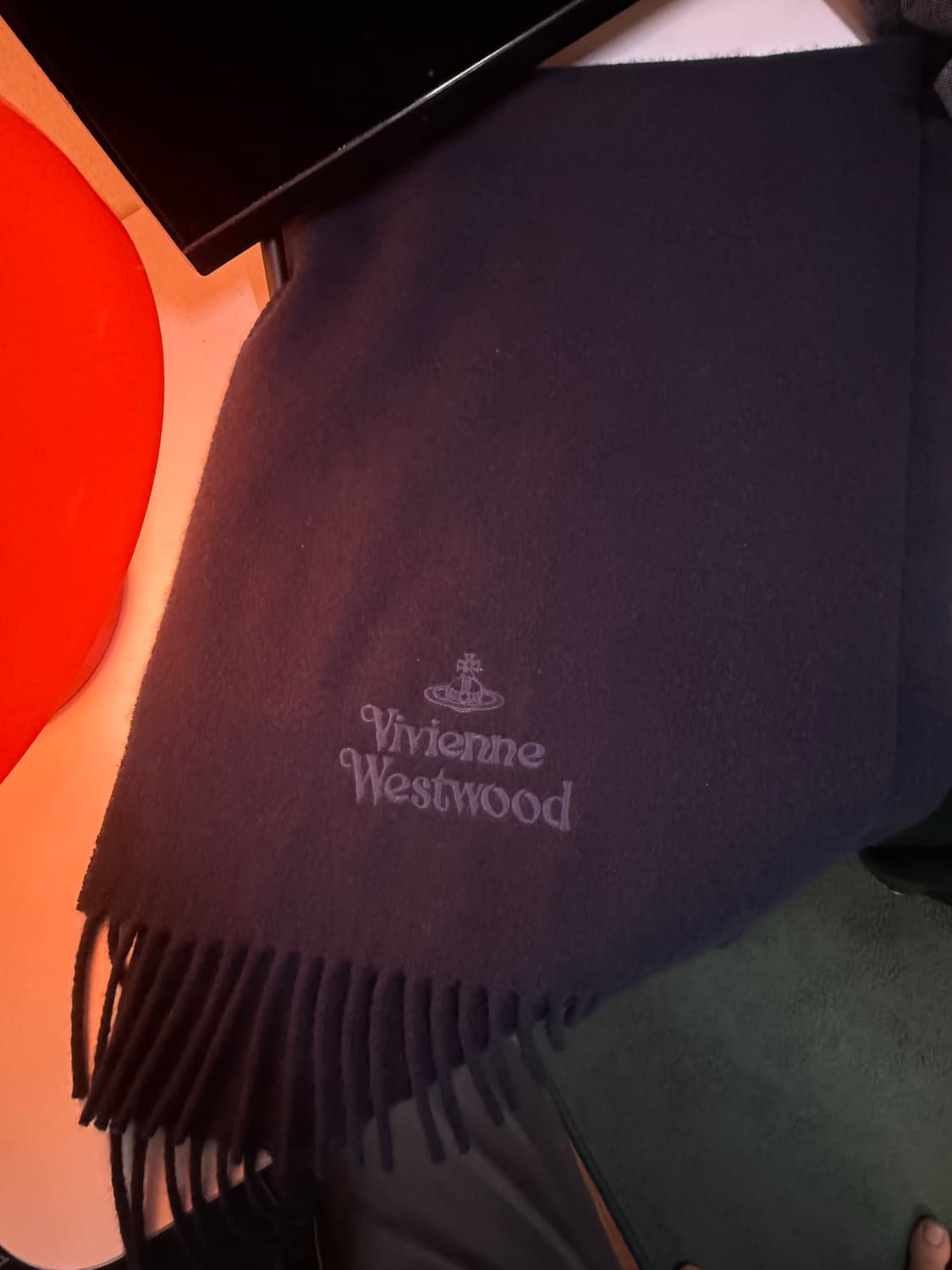 비비안 웨스트우드 네이비 머플러 상품이미지1