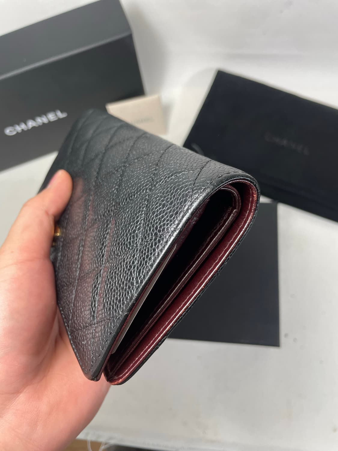 [새상품급,풀구성] 샤넬 클래식 플랩 장지갑 캐비어 금장 블랙 상품이미지4