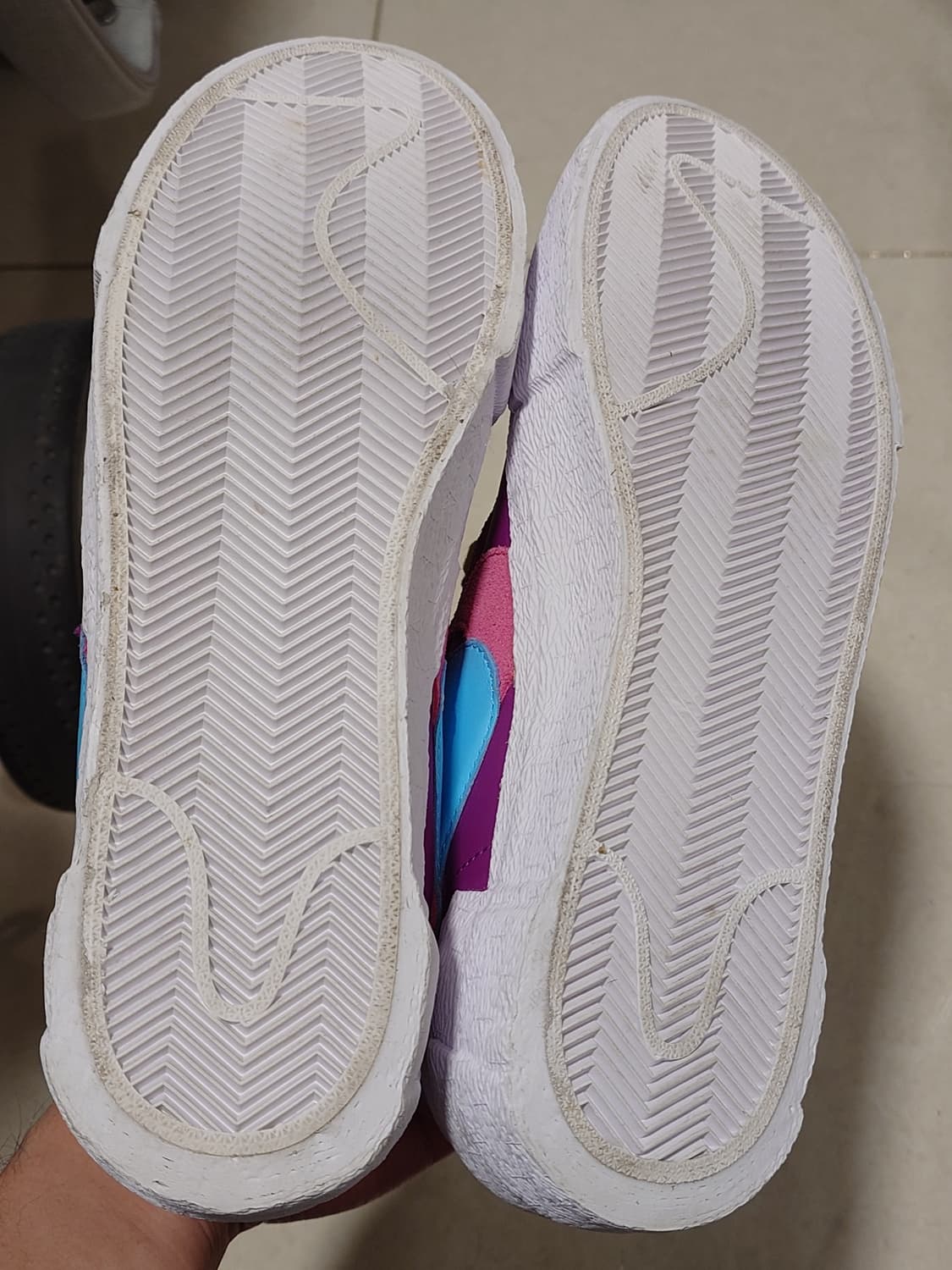 [270] 나이키 x 사카이 x KAWS 블레이저 로우 '퍼플 더스크' 상품이미지3