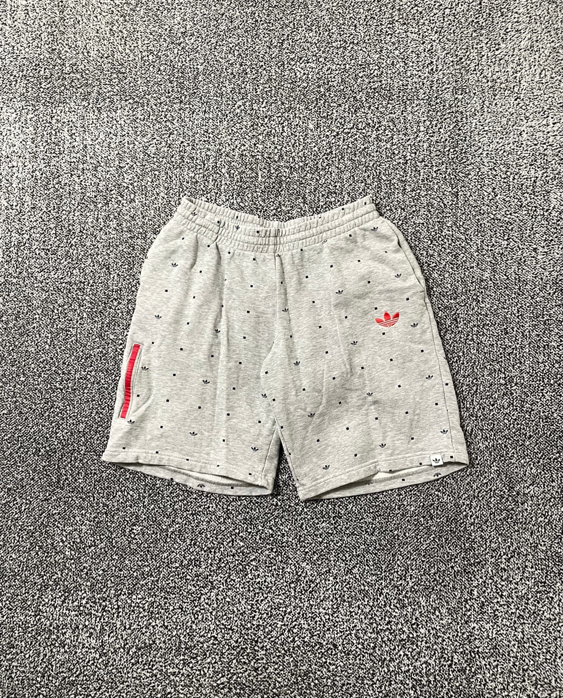 빈티지9. 아디다스 레드 트레포일 도트 패턴 숏팬츠 반바지 스웻 상품이미지1