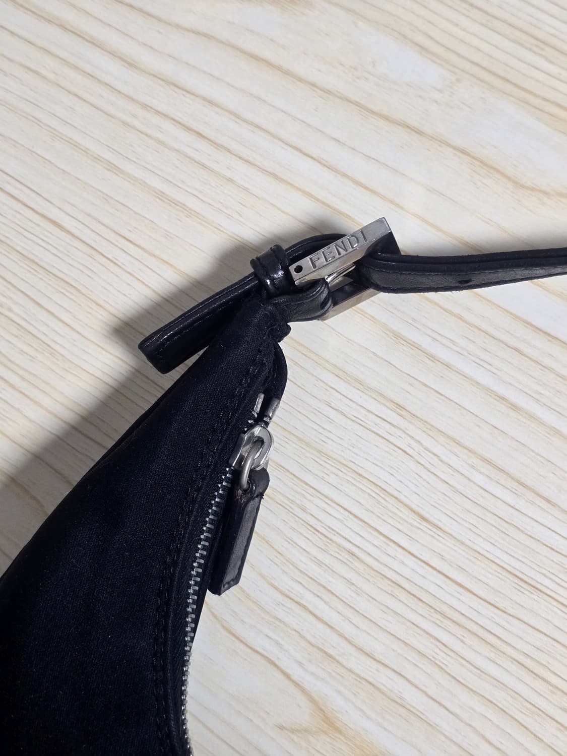 Fendi 펜디 네오프랜 호보백 블랙 상품이미지4
