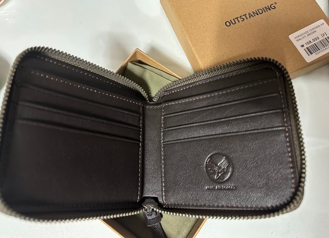 아웃스탠딩 지갑 (HORSEHIDE LEATHER ZIP WALLET) 상품이미지5
