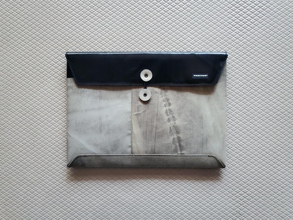 프라이탁 랩탑 슬리브 13/14인치 *초희귀 블랙 그레이 상품이미지1