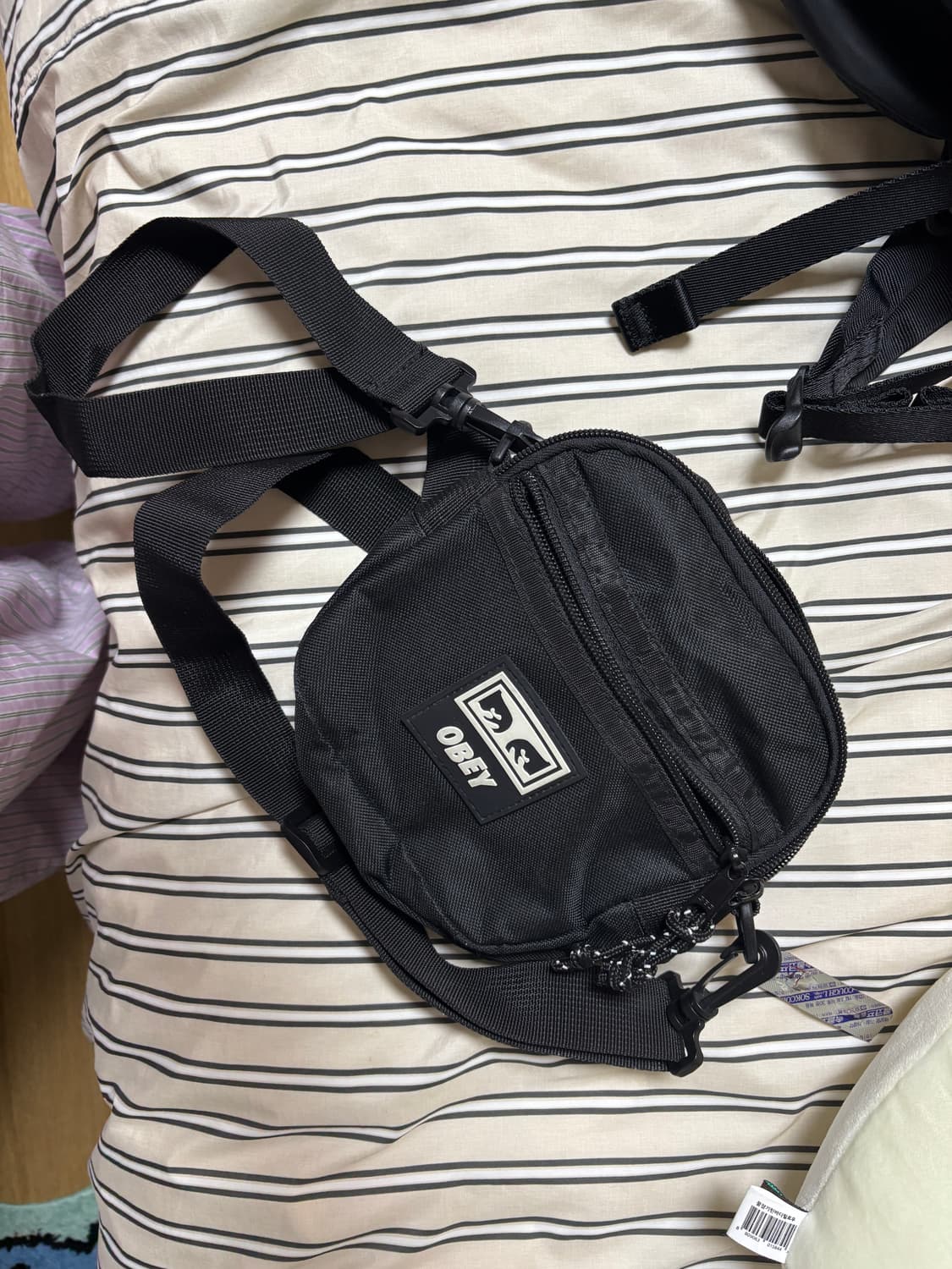 OBEY 미니 크로스백 블랙 상품이미지1