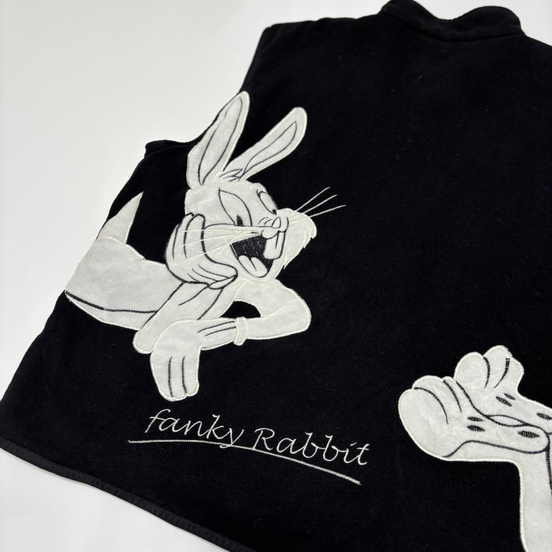 팬키 래빗(FANKY RABBIT) 벅스바니 자수 플리스 베스트 상품이미지5