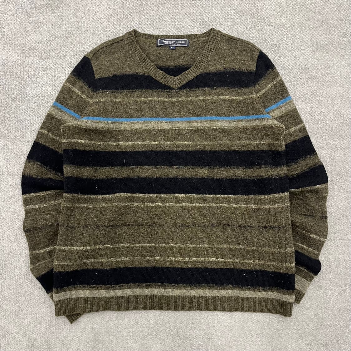 95 Thursday Island 스트라이프 브이넥 니트 상품이미지1