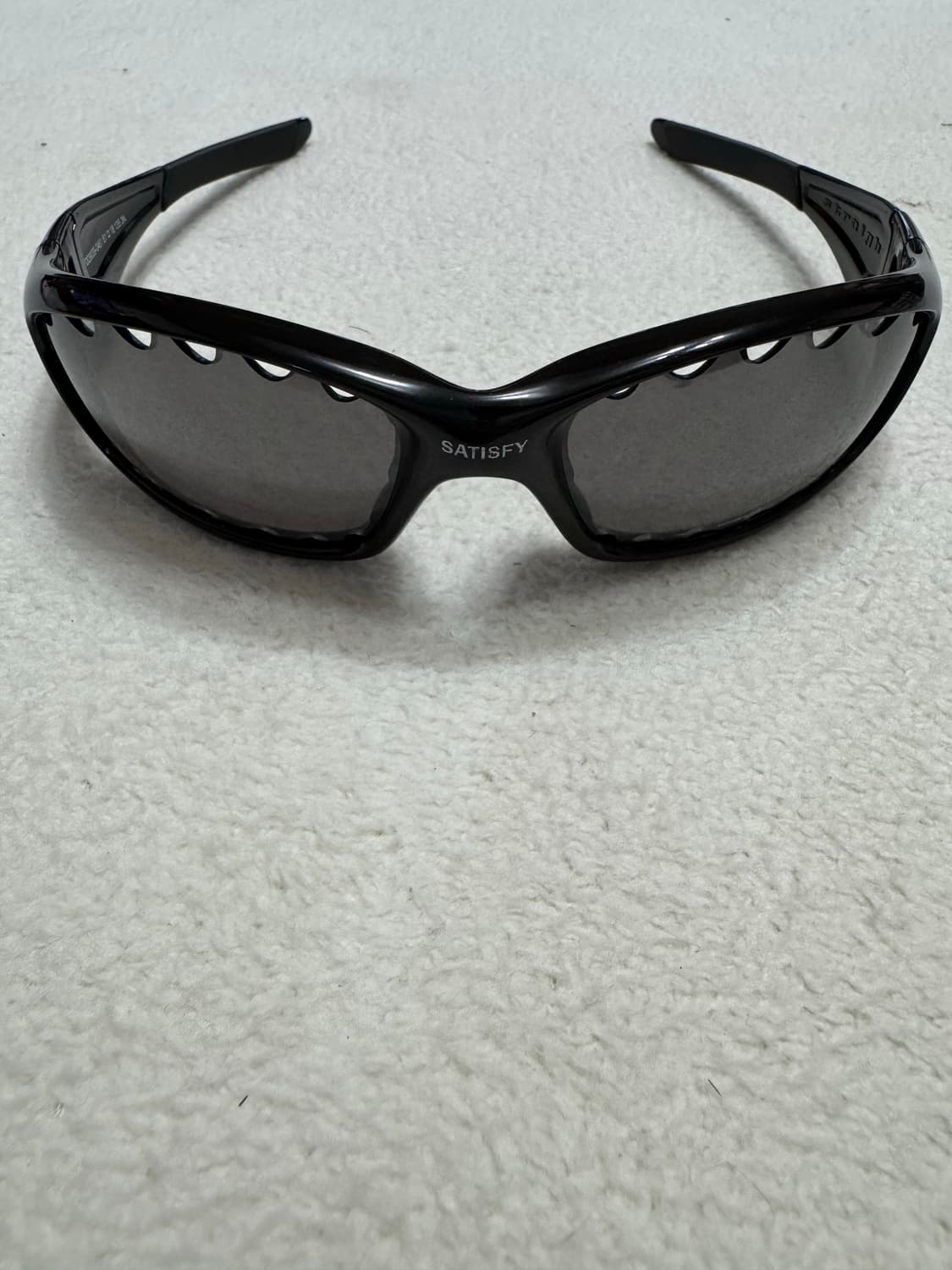 새상품 오클리 x 새티스파이 스트레이트 자켓 폴리쉬드 블랙 상품이미지2