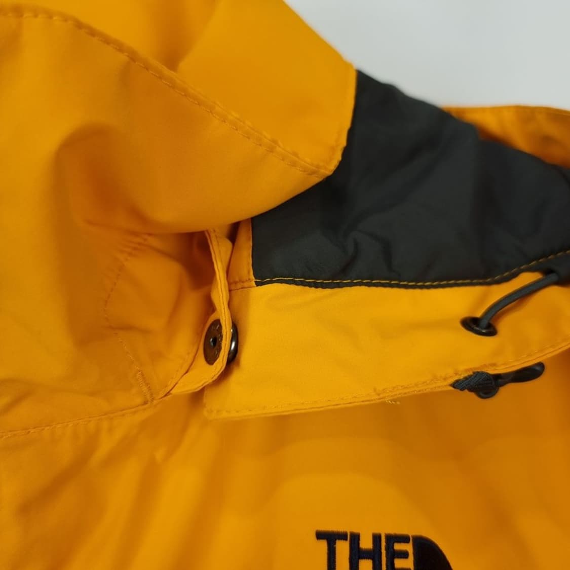[노스페이스] 로고 자수 후드 바람막이 자켓 M18792 상품이미지7