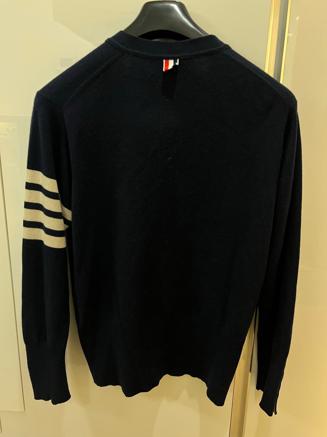 톰브라운 캐시미어 네이비가디건 3사이즈 상품이미지2